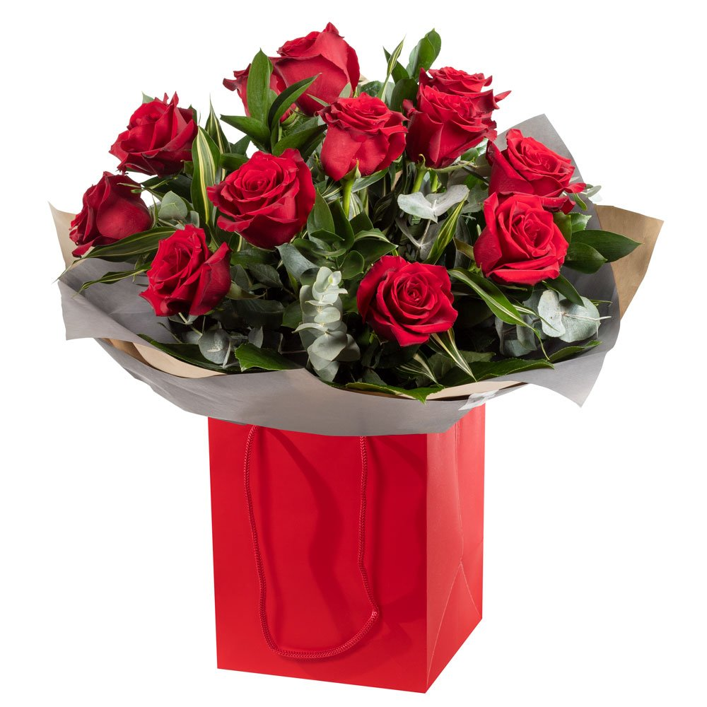 12 RED NAOMI ROSES Product Image