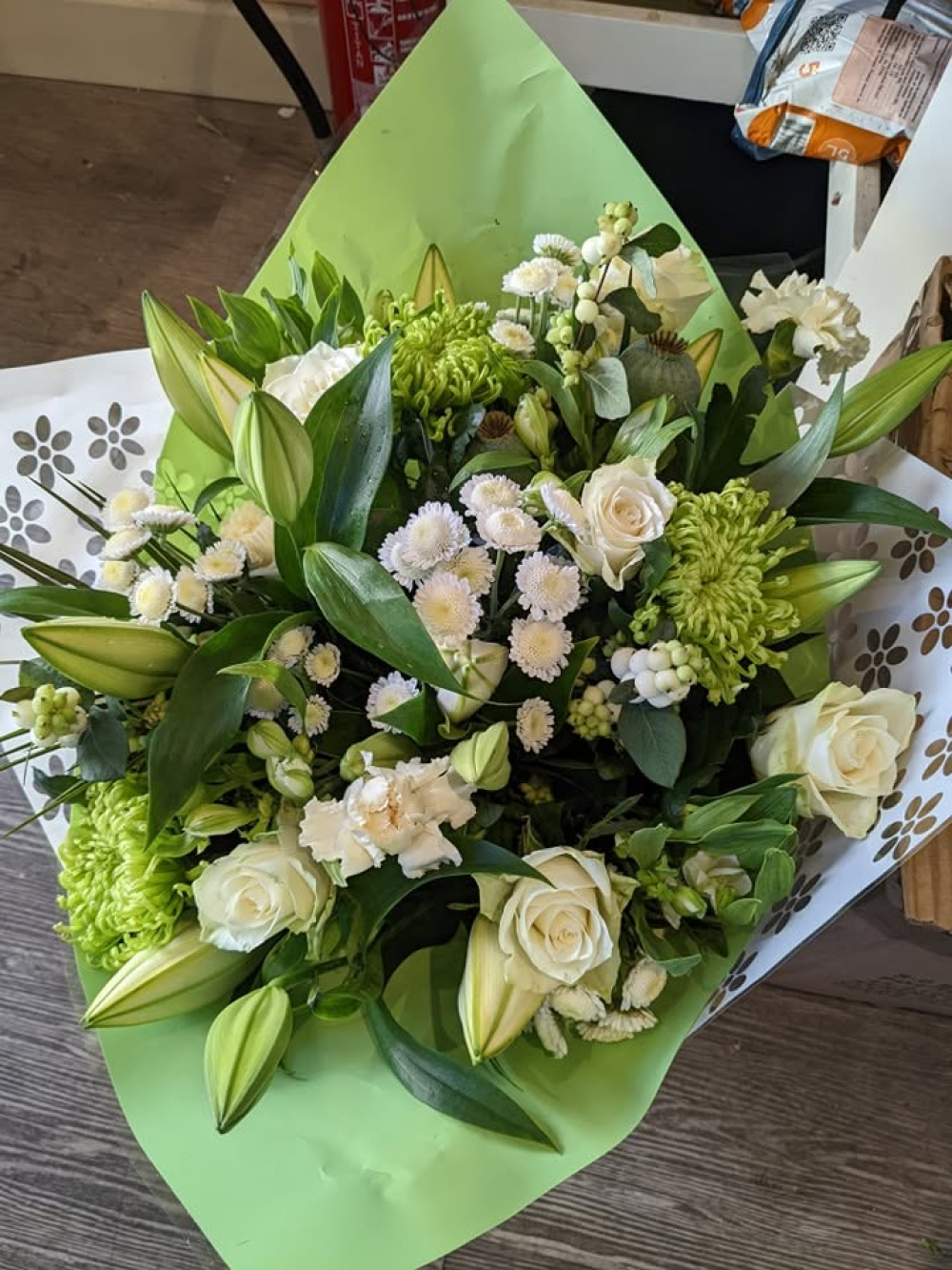 WHITE DUTCH AQUA BOUQUET Product Image